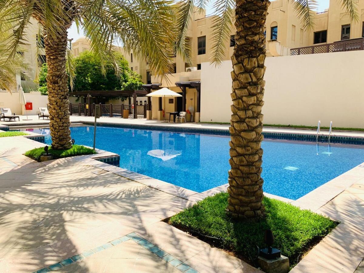 Downtown Burj Khalifa View Luxury 2 Bed Apartment *