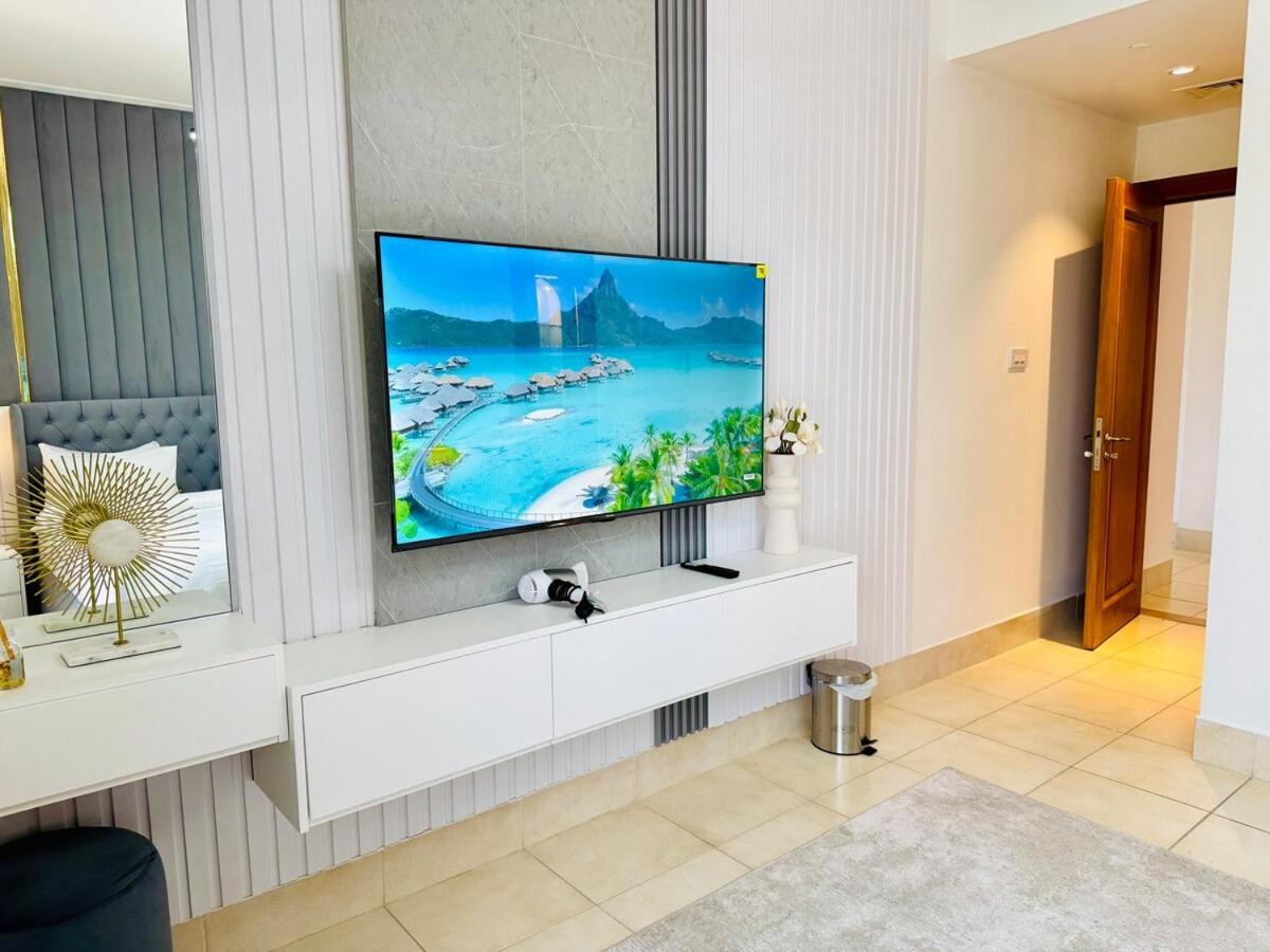 Downtown Burj Khalifa View Luxury 2 Bed Dubai