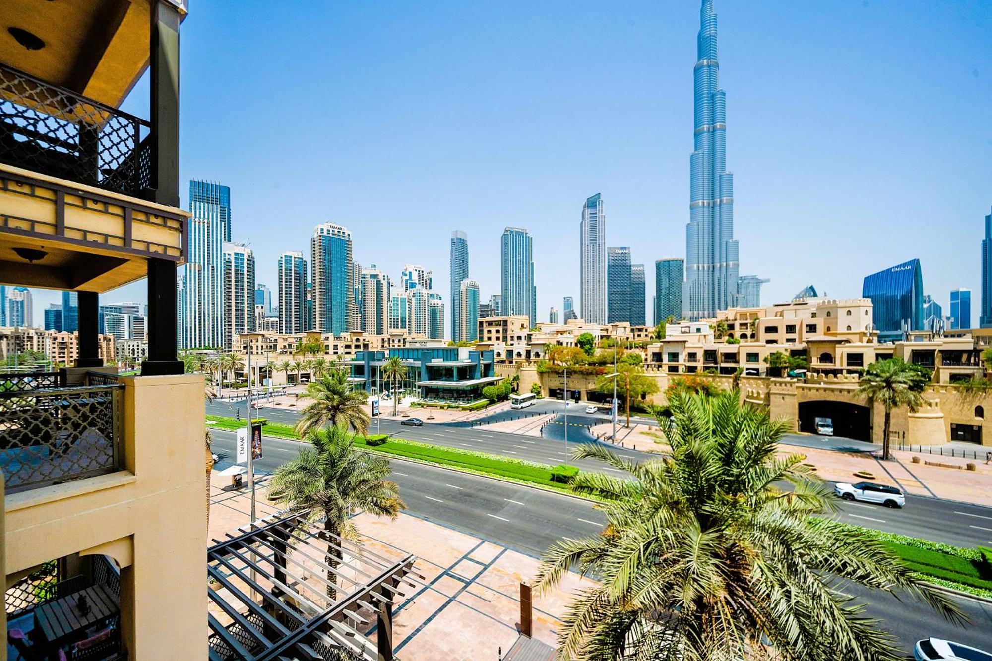 Downtown Burj Khalifa View Luxury 2 Bed Apartment *