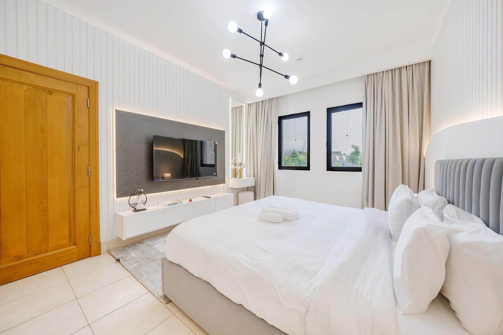Downtown Burj Khalifa View Luxury 2 Bed Dubai
